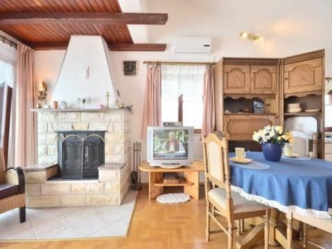 Apartament E  2