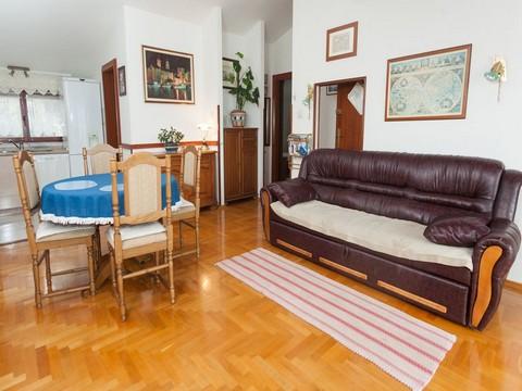 Apartament E  3