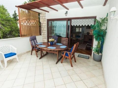Apartament E  9