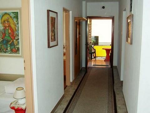 Apartament 1  8