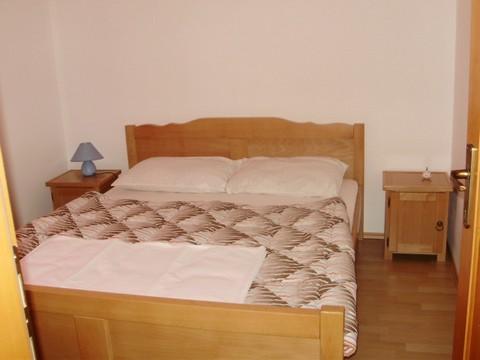 Apartament 1,2  2