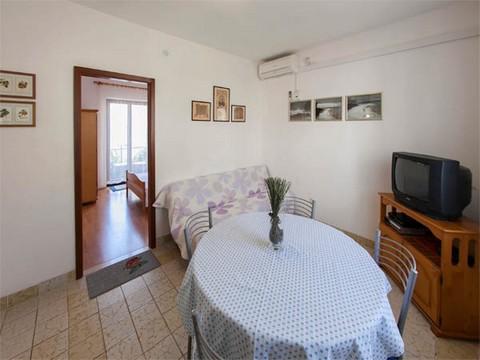 Apartament 2  4