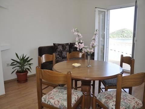 , Apartament 1  3