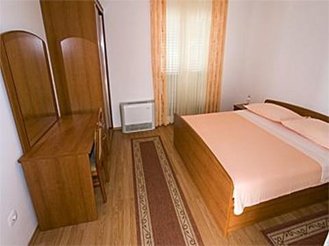 , Apartament 1  2