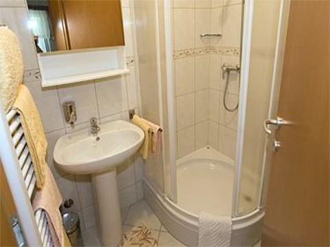 , Apartament 6   8