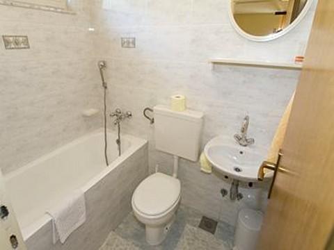 Apartament 8  9