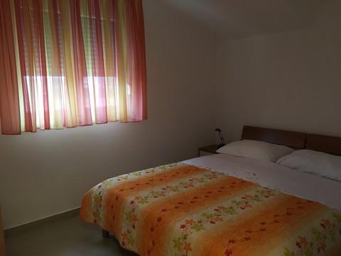 Apartament  1,4  5